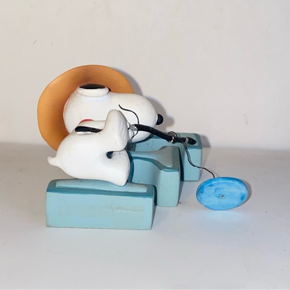 Westland Giftware Peanuts Snoopy Alphabet Letter F Snoopy Fishing - Picture 12 of 13